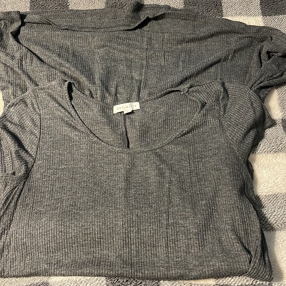 Socialite Heather Gray Knee Length Dress - Picture 6 of 6